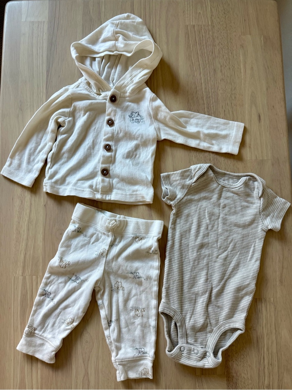 Carter’s Baby 3-Piece Elephant Little Jacket Set. Size 6 months
